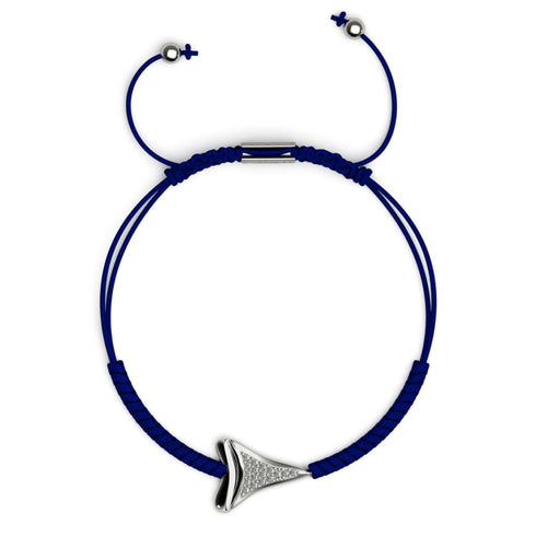 Bracelet en macramé bleu marine à dents de requin par Lauren Howe | Argent sterling .925 | Cristal